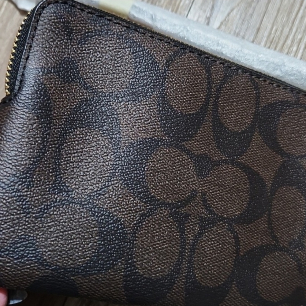 ❤️ COACH Wristlet Corner Zip Coinpurse Wallet Card Holder Lightweight NWT - Picture 10 of 15